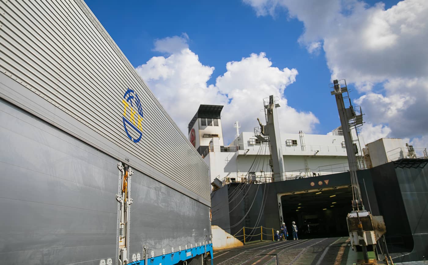 The merits of consistent marine and land transportation