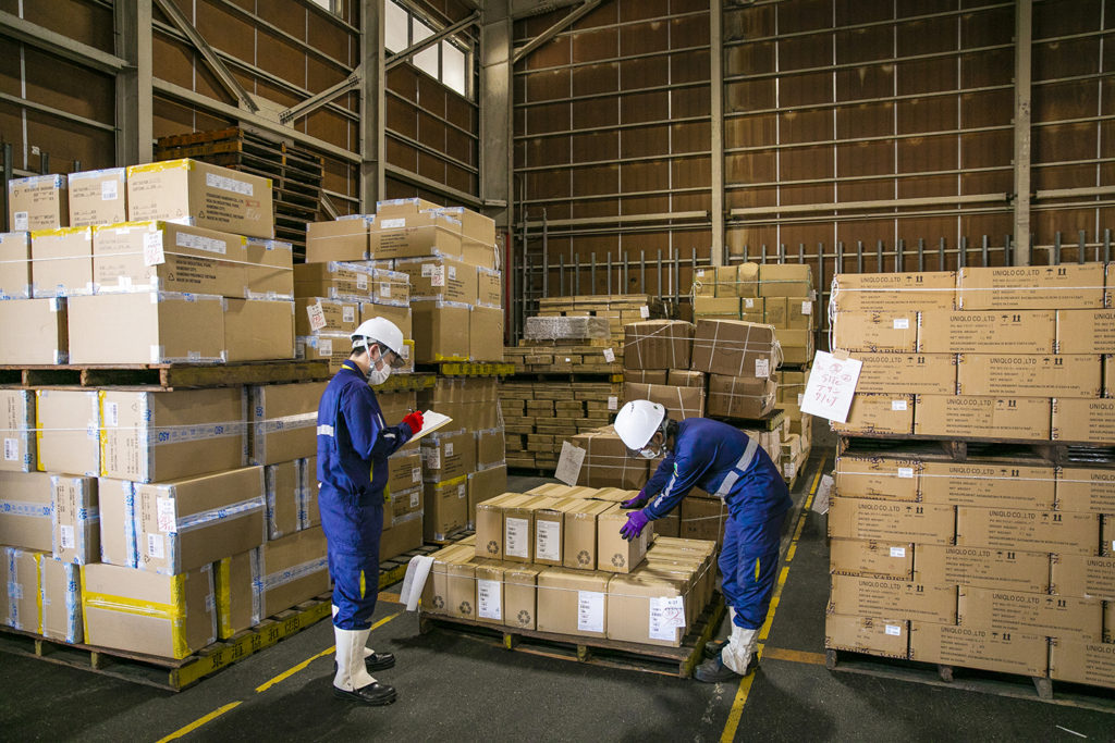 We proposed the use of our bonded warehouses for the customer to continue production and transportation plans as usual.